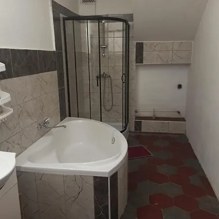 Apartmán Měňany Vendégház 3*