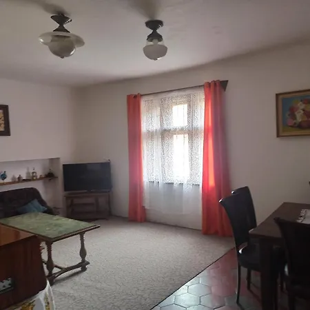 Guest house Apartman Menany 3*